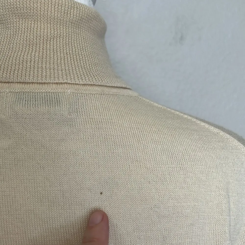 LL Bean Ivory Classic Turtleneck Wool Sweater Size Medium * Flaw - Image 4