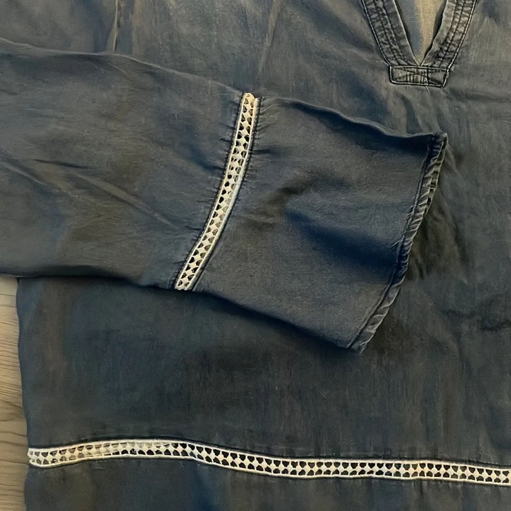 soft denim like shirt, flowy - Image 2