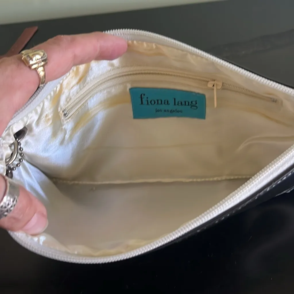 Fiona Lang Letter S Wristlet Black - Image 3