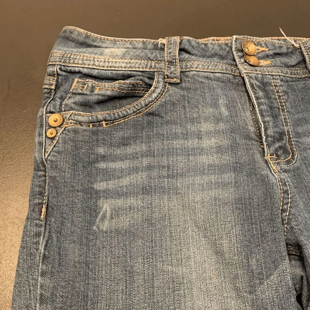 Democracy Women's Mid Rise Flap Pockets Bermuda Denim Shorts Dark Wash Size 12 - Image 8