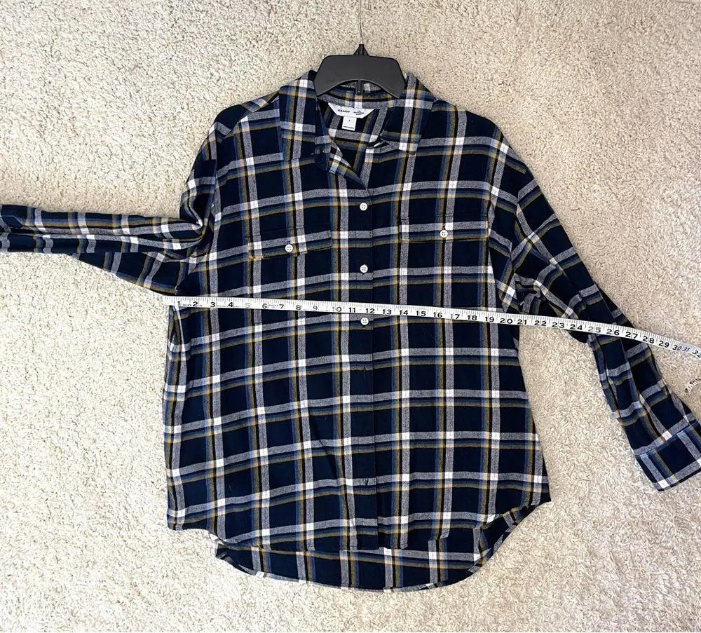 Old Navy Button Down Shirt in Blue and Yellow - Image 4