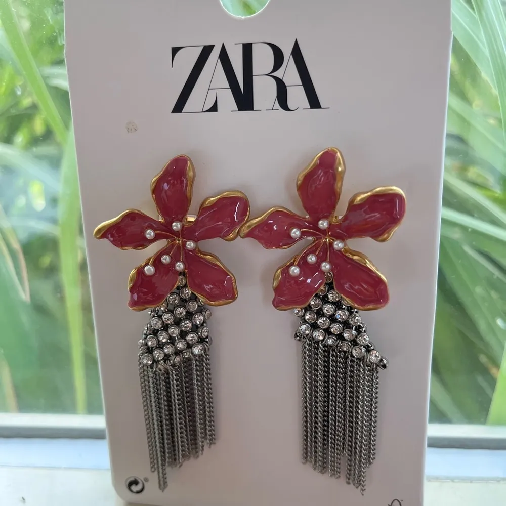NWT ZARA RHINESTONE SPARKLY BLOGGERS FAV PEARL FLOWER EARRINGS - Image 5