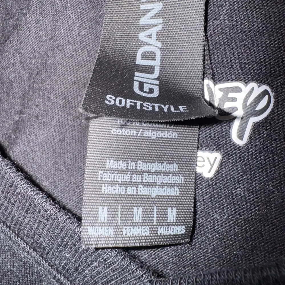 Disney Alice In Wonderland Mad Hatter Un-Birthday T-Shirt Black Medium NWOT - Image 2