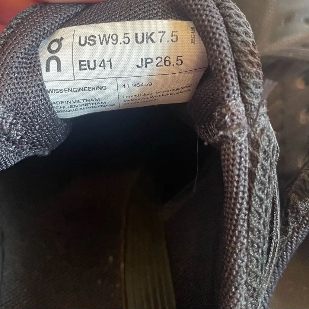 ON RUNNING CLOUD SWIFT WOMENS RUNNING SNEAKERS 9.5 Black - Image 13