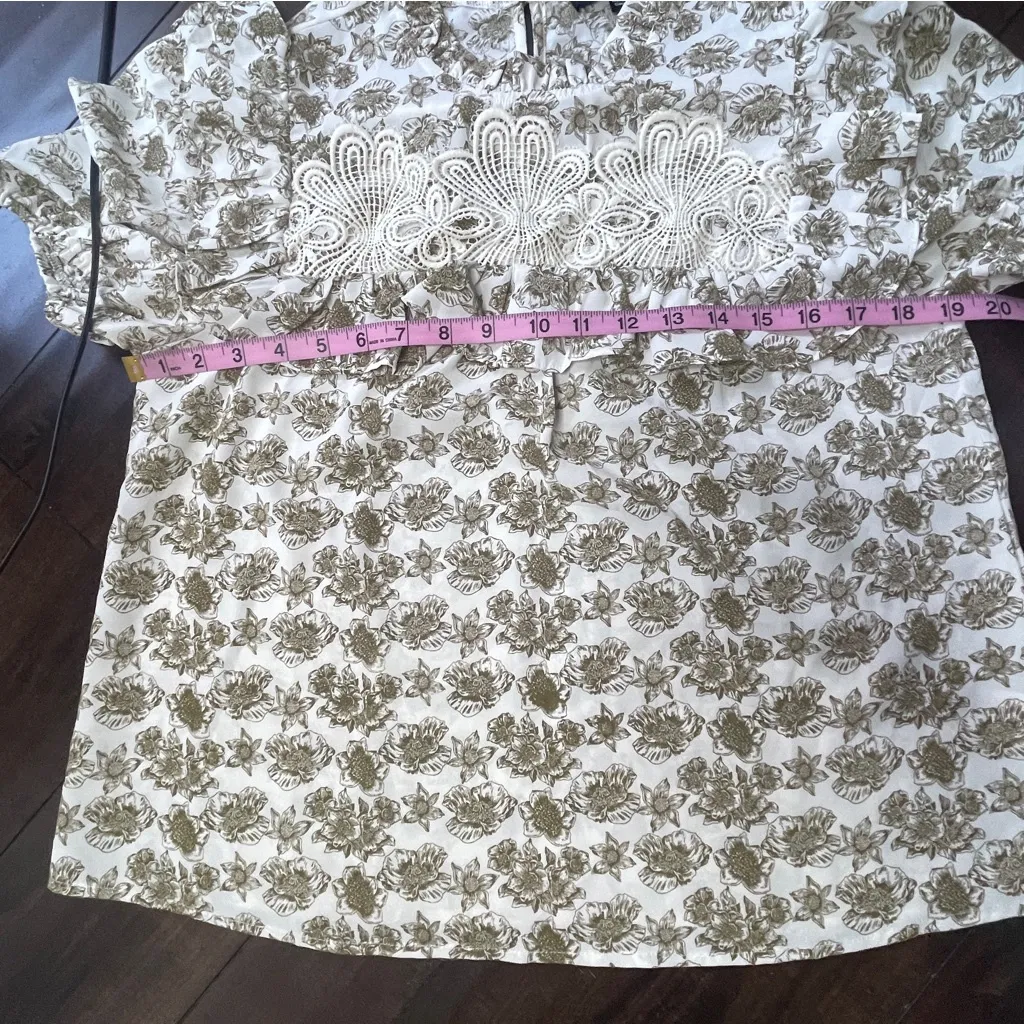 Blouse floral print short sleeves and ruffle accent Feminine cottage dressy - Image 10