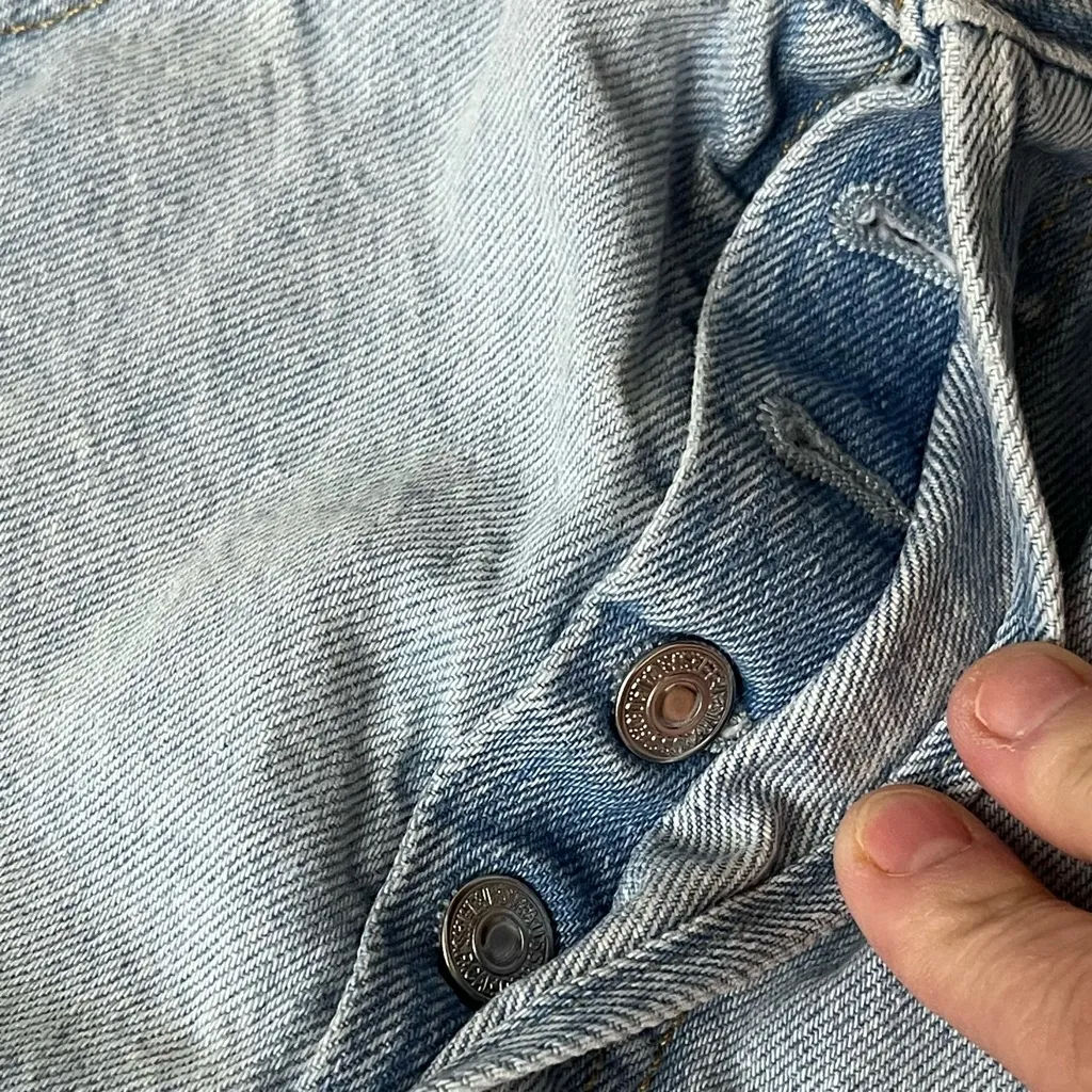Levi’s 501 High Rise Button Fly Cutoff Shorts Women’s 32 Light Wash Distressed - Image 9