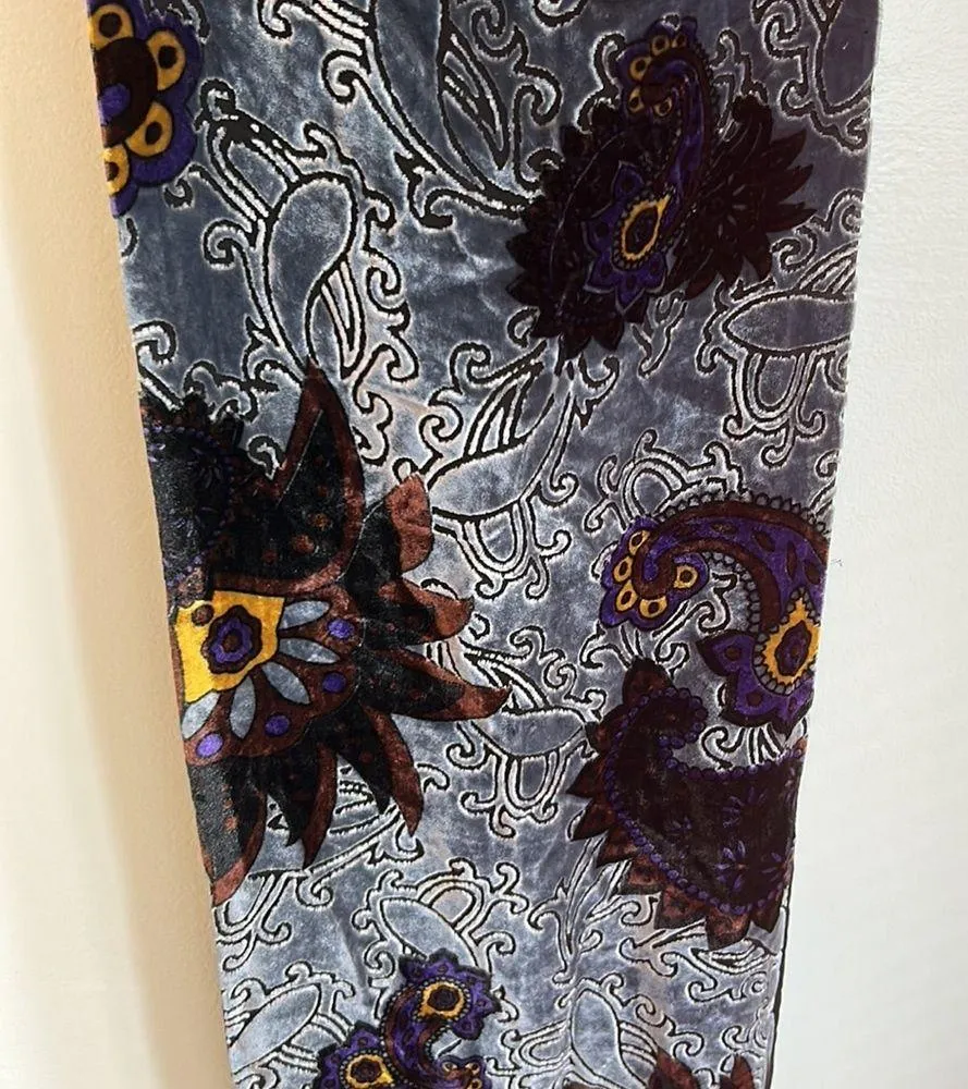 Velvet Paisley Burnout Scarf - Image 7