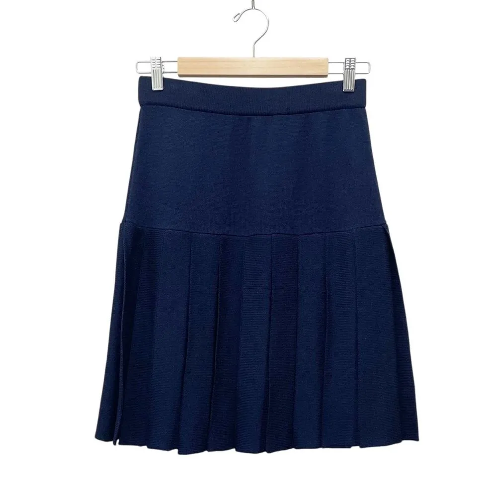 St. John Basics Navy Santana Knit Pleated Skirt Women’s Size 6 USA Knee Length - Image 2