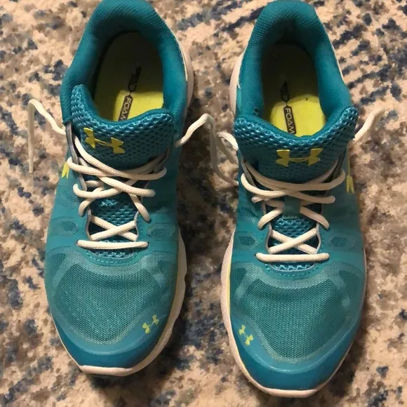 Under Armour Running Shoes Size 9-EUC - Image 2