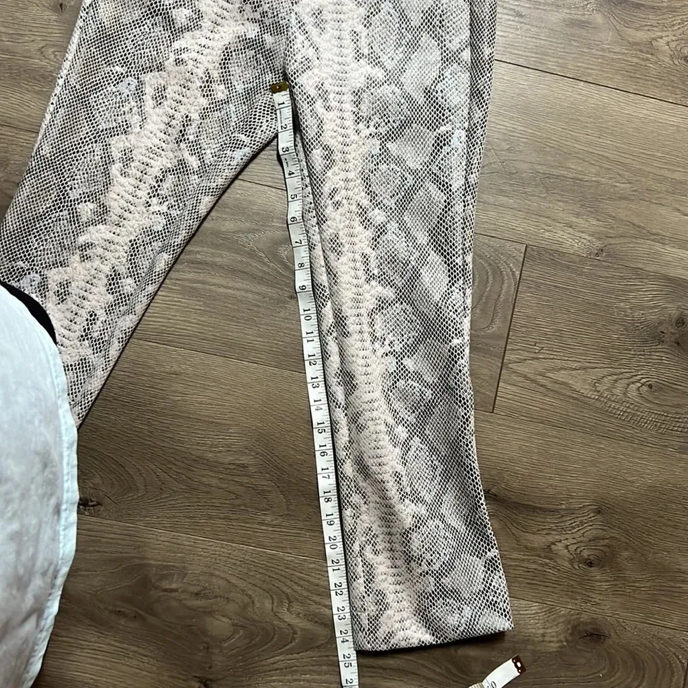 Snakeskin pants. Like new - Image 5
