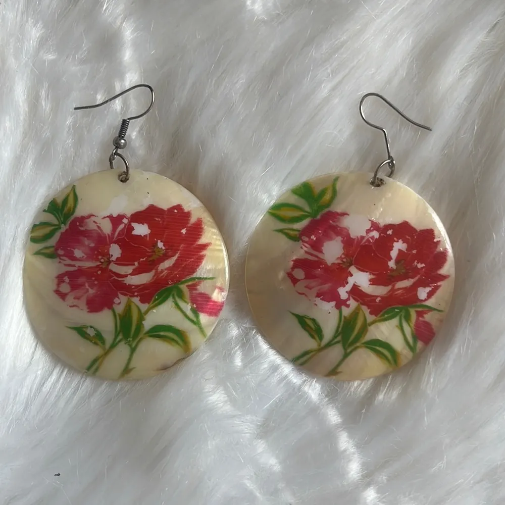 Painted shell earrings - Image 2