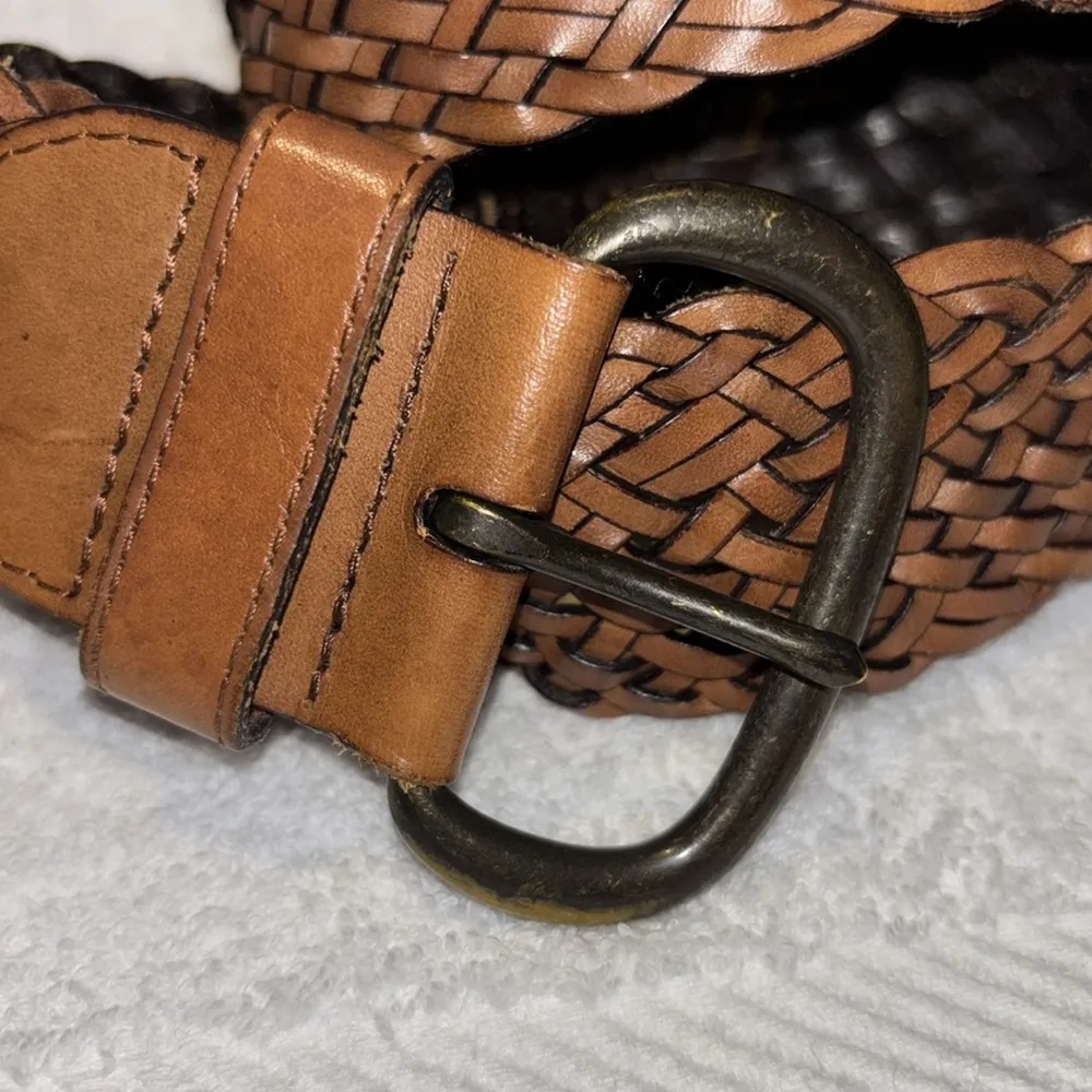 OASIS BROWN LEATHER WOVEN BELT SIZE MEDIUM/LARGE 46”/47” LENGTH BRASS BUCKLE - Image 2