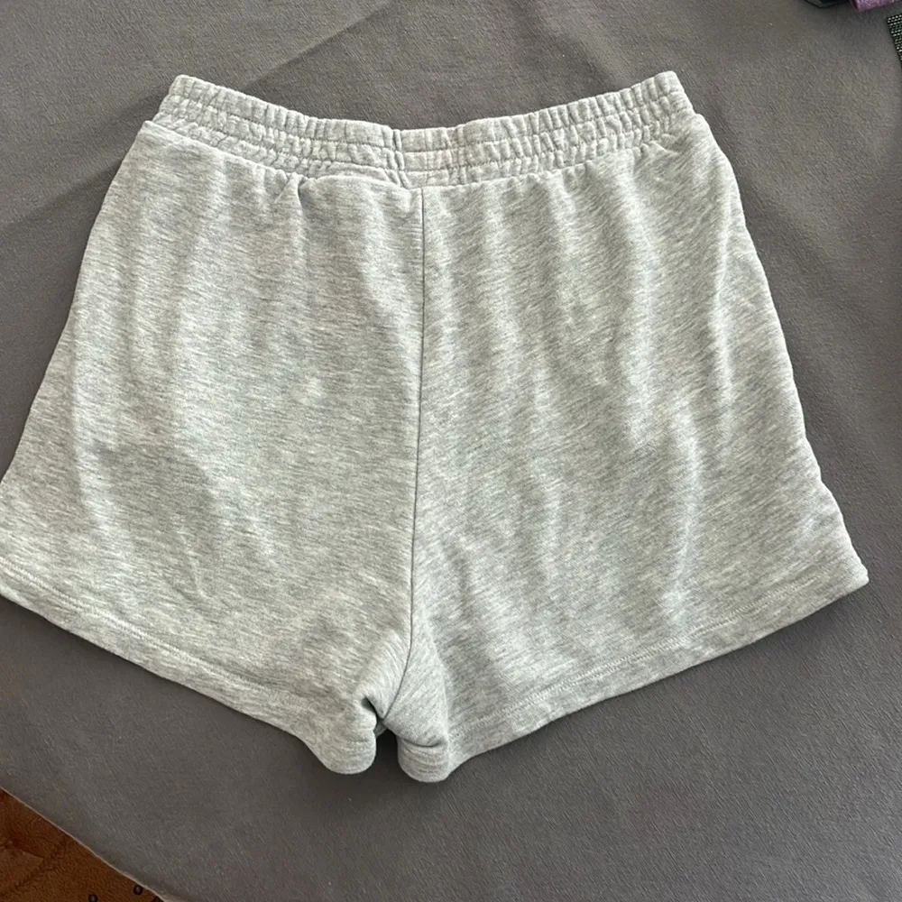 H&M Grey Sweatshorts Size Small - Image 2
