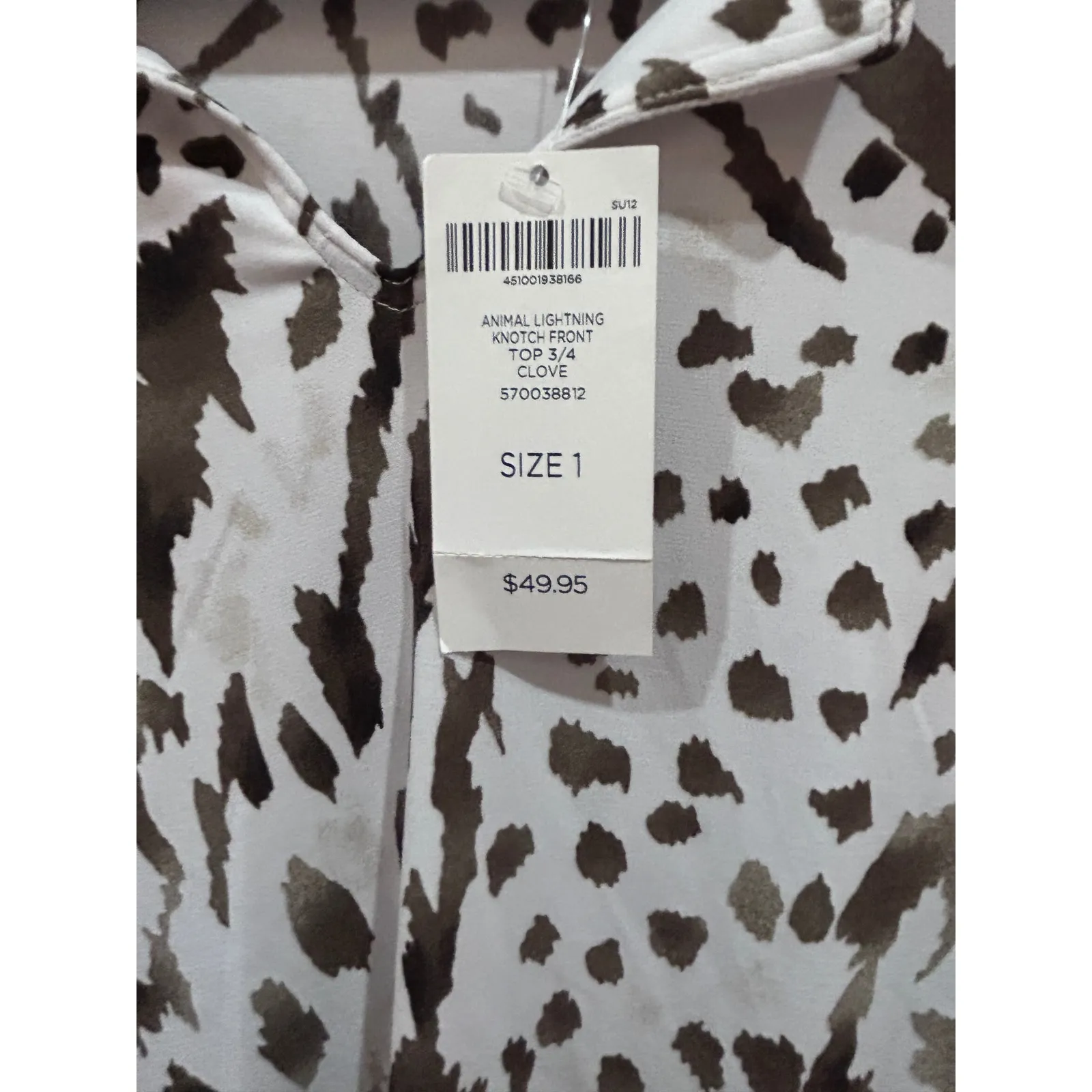 Chicos Size 1 Animal Print Lightning Notch Front Top 3/4 Sleeve White - Image 4