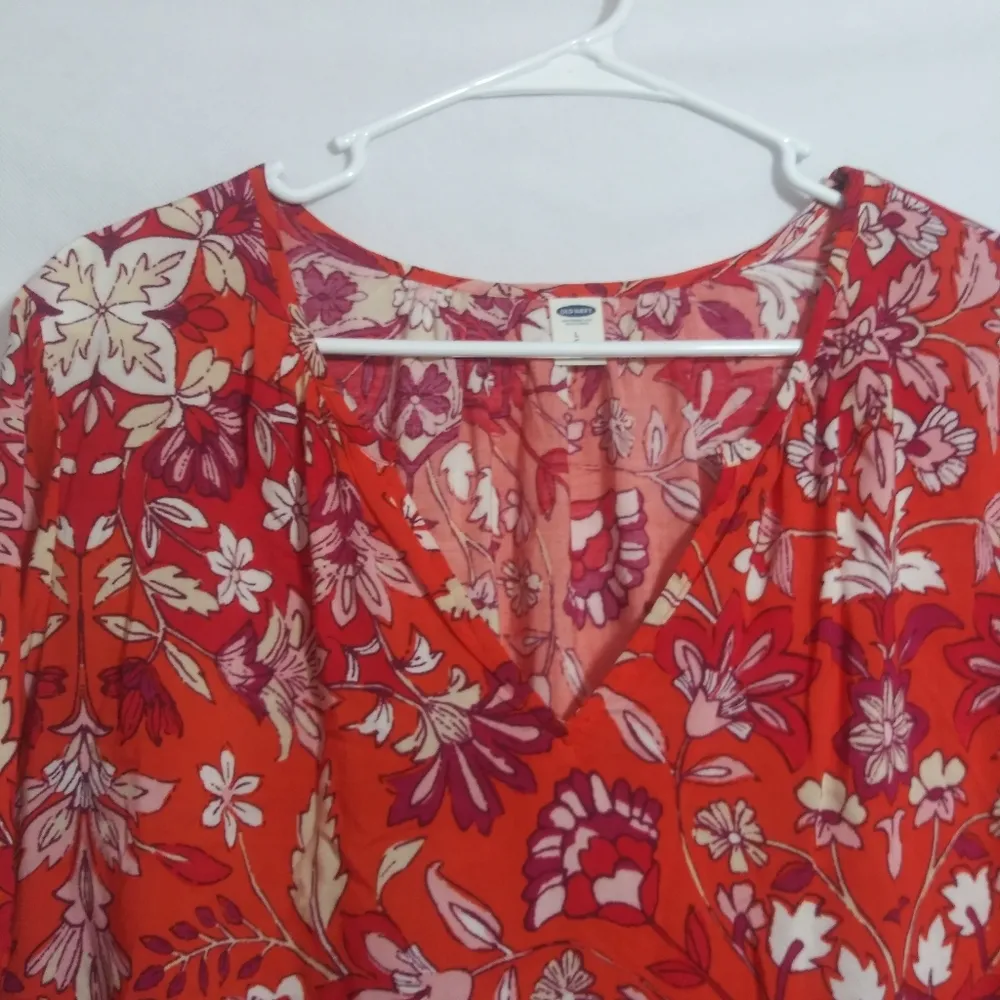 Old Navy Floral Red Womens V Neck Long Sleeve Blouse Top Spring Lightweight Sz L - Image 2