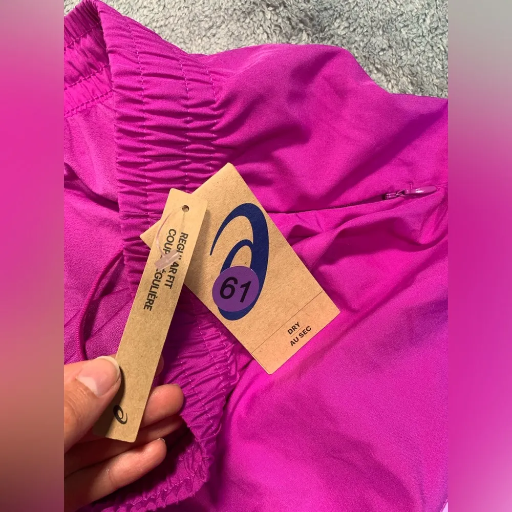 NWT ASICS running shorts 2XL - Image 5