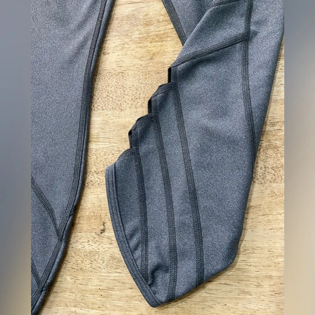 Under Armour Women’s Sz XL Gray HeatGear Hi-Rise Cutout Ankle Leggings - Image 7
