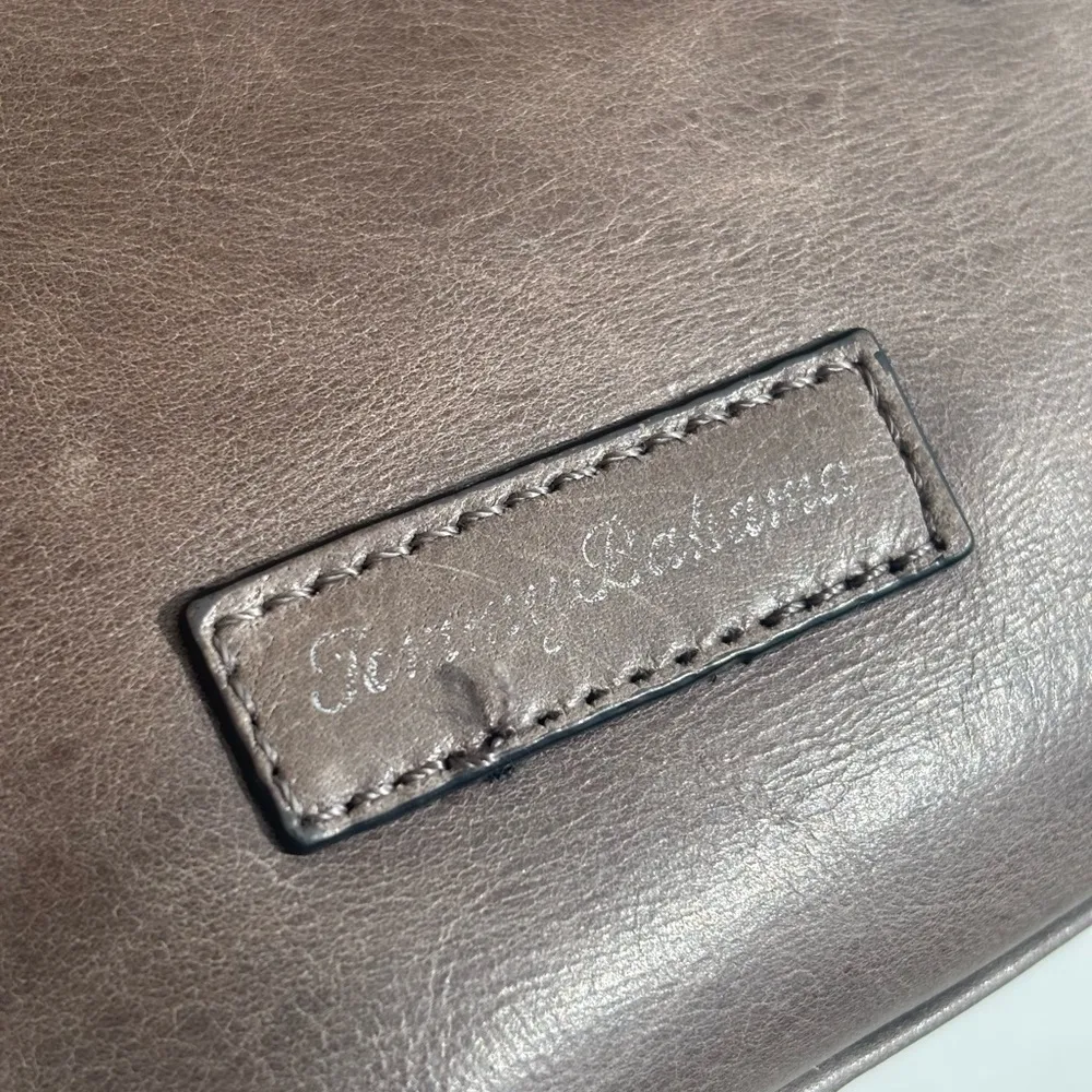 Tommy Bahama Elegant Gray Leather Tote Bag - Image 4