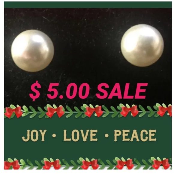 🌹SET OF STUD PEARL COLOR EARINGS AS SHOWN🌹 - Image 2