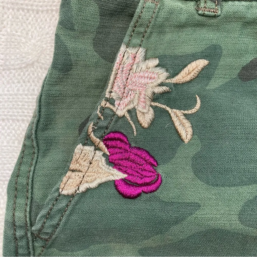 Green Camouflage Scout Shorts with Embroidered Flowers - Image 6