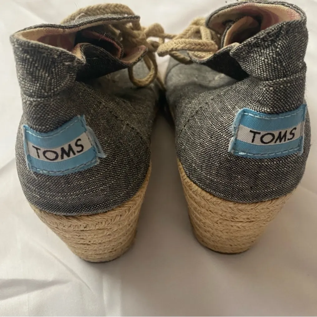 Toms Blue Denim Wedge Espadrilles size 7.5 - Image 6