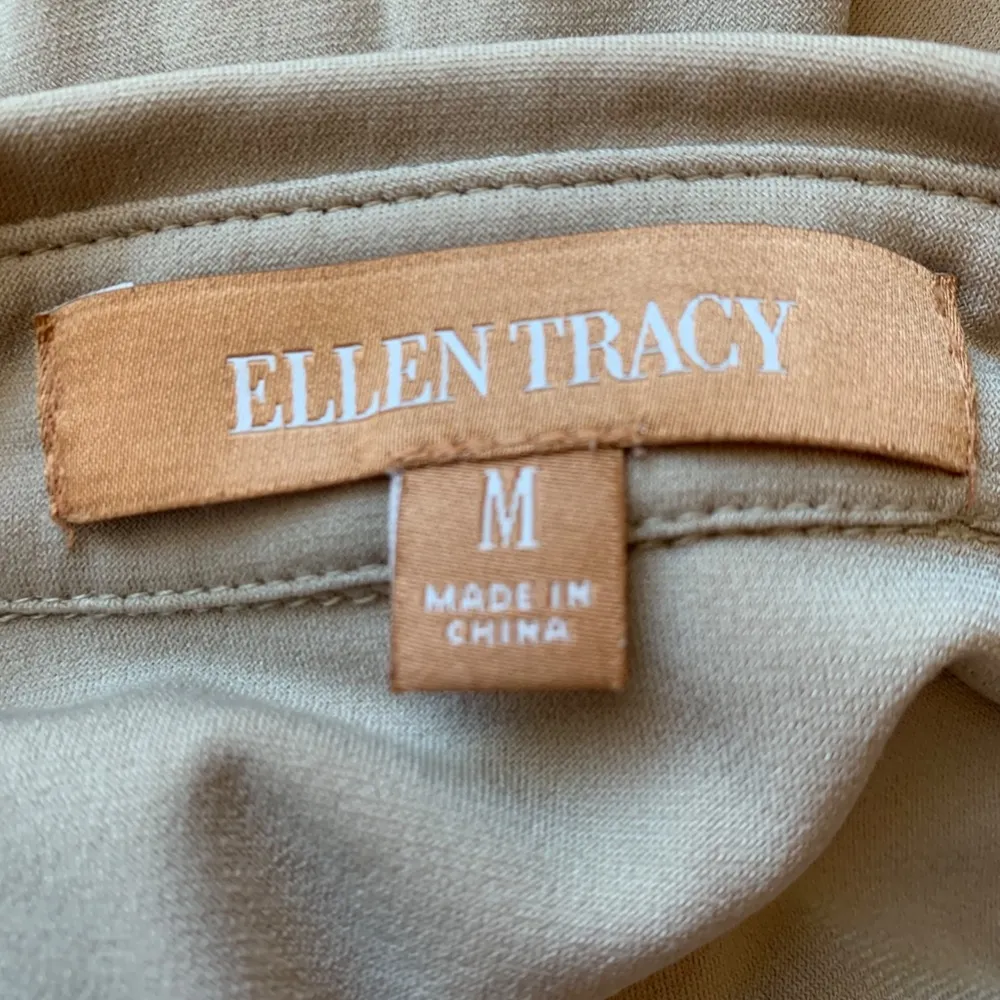 Ellen Tracy long sleeve button down shirt M - Image 4