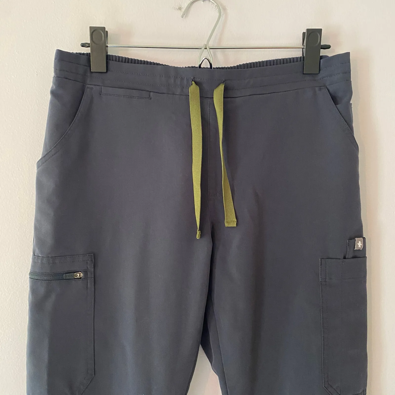 FIGS Dark Gray Yola Straight Leg Scrub Pants Uniform Nurse Dr Women's size Small - Image 3