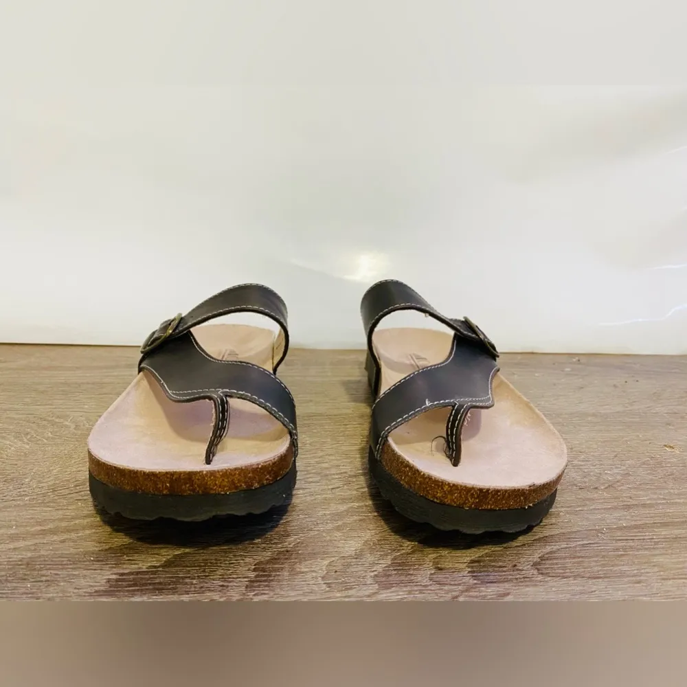 White Mountain Carly signature comfort molded footbed brown buckle sandal size/7 - Image 2