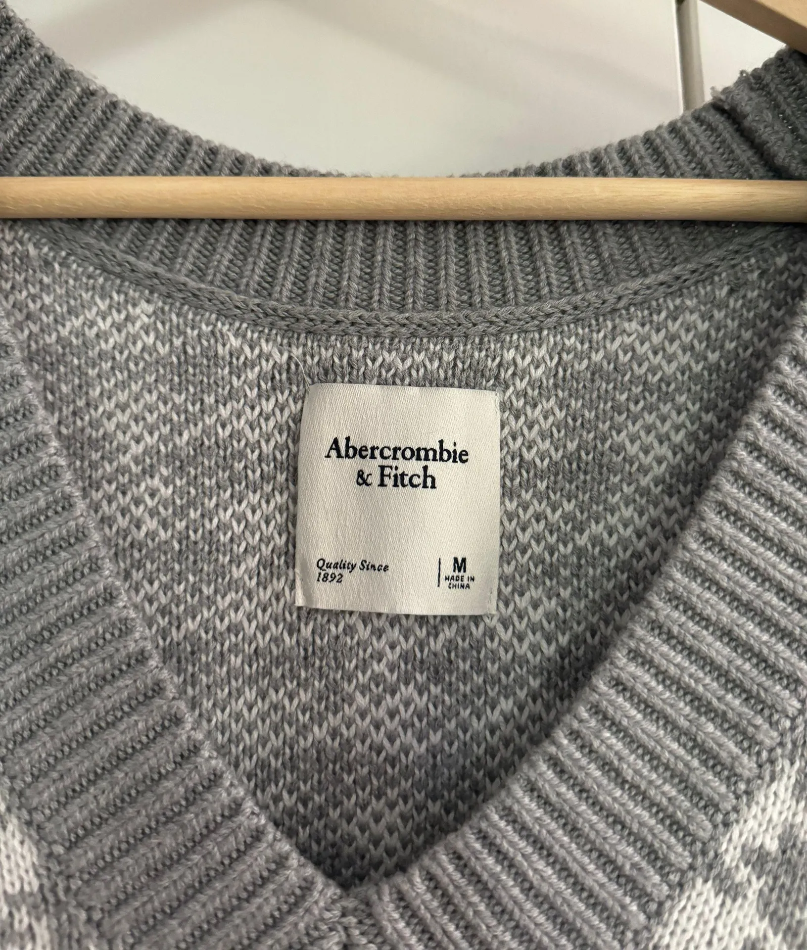 Abercrombie Sweater Vest - Image 4