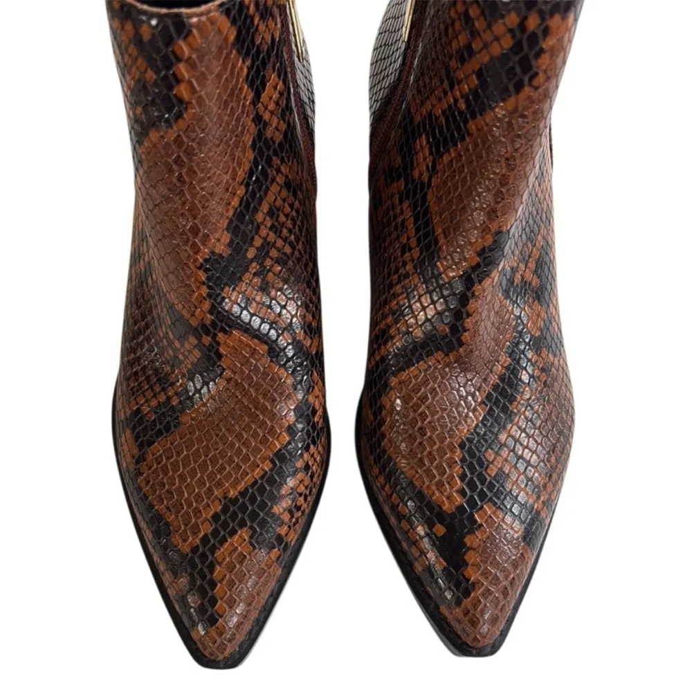 EUC Marc Fisher Leather Ankle Boots Snakeskin
Size 6 - Image 4