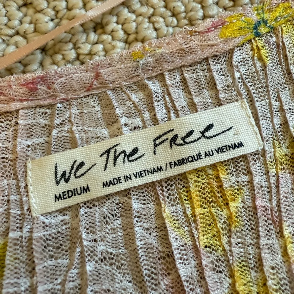 We the Free Women's Angelina Floral Crop Top Longsleeve Size Medium Sheer Snap - Image 6