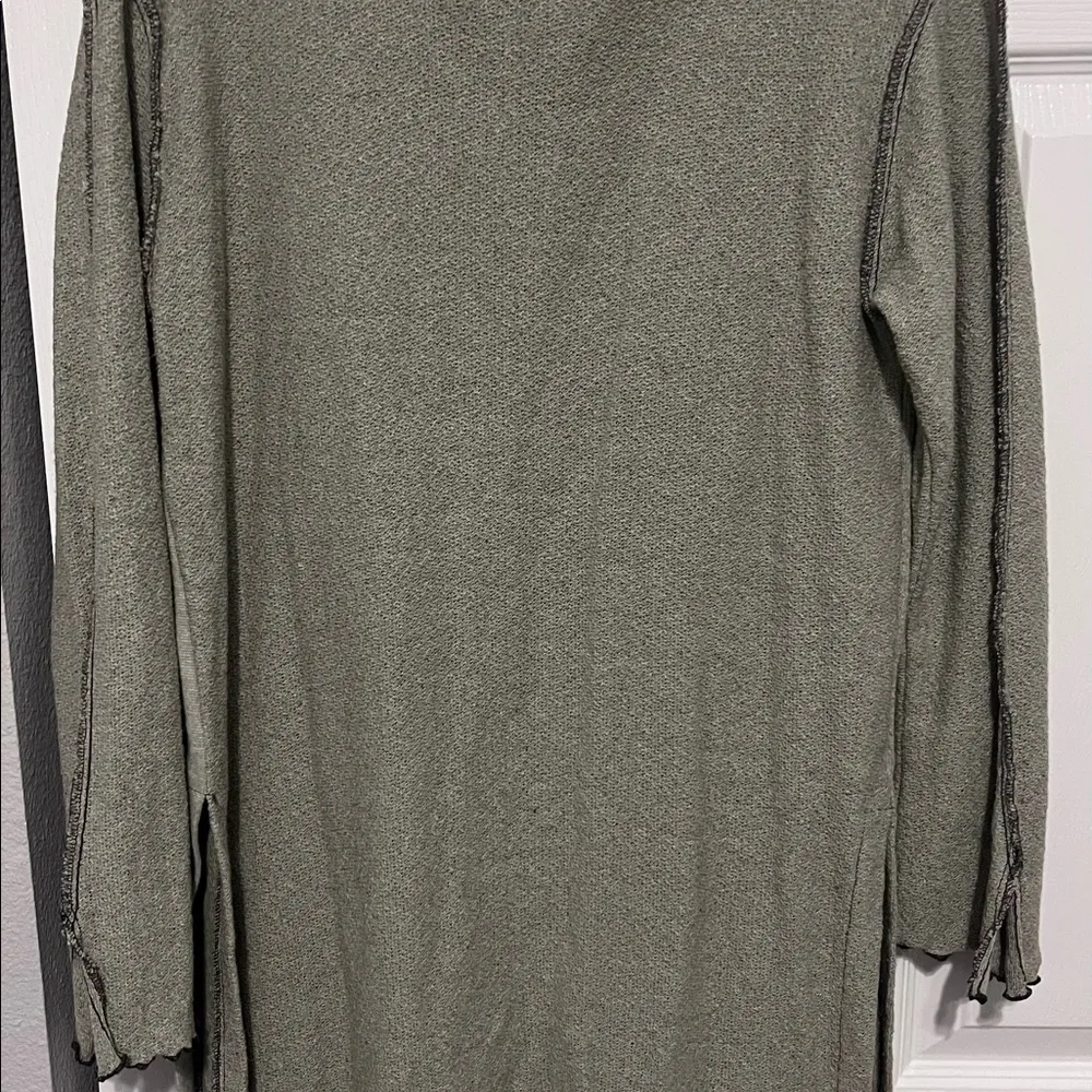 Krakerz light green sweater in medium - Image 5