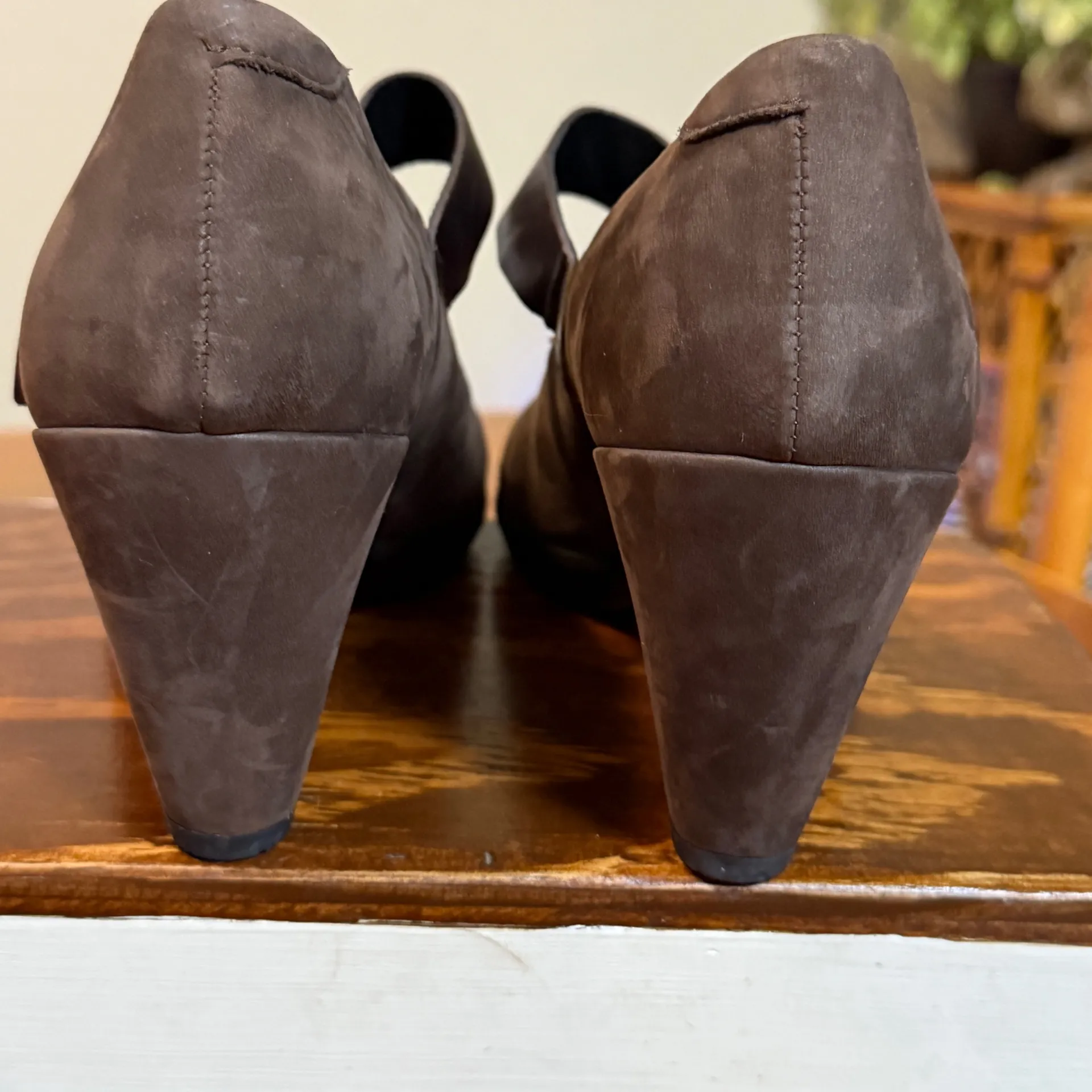 NWOB Plateau Mary Jane Pump Brown Suede Cone Heels Size 9 US 40 EURO  - Image 9