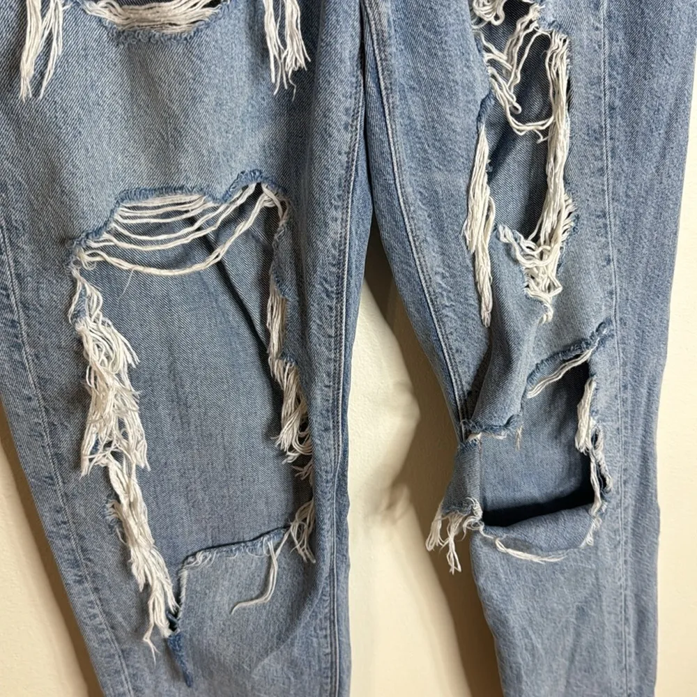American Eagle highest rise mom Jeans distressed denim size 6 long - Image 4
