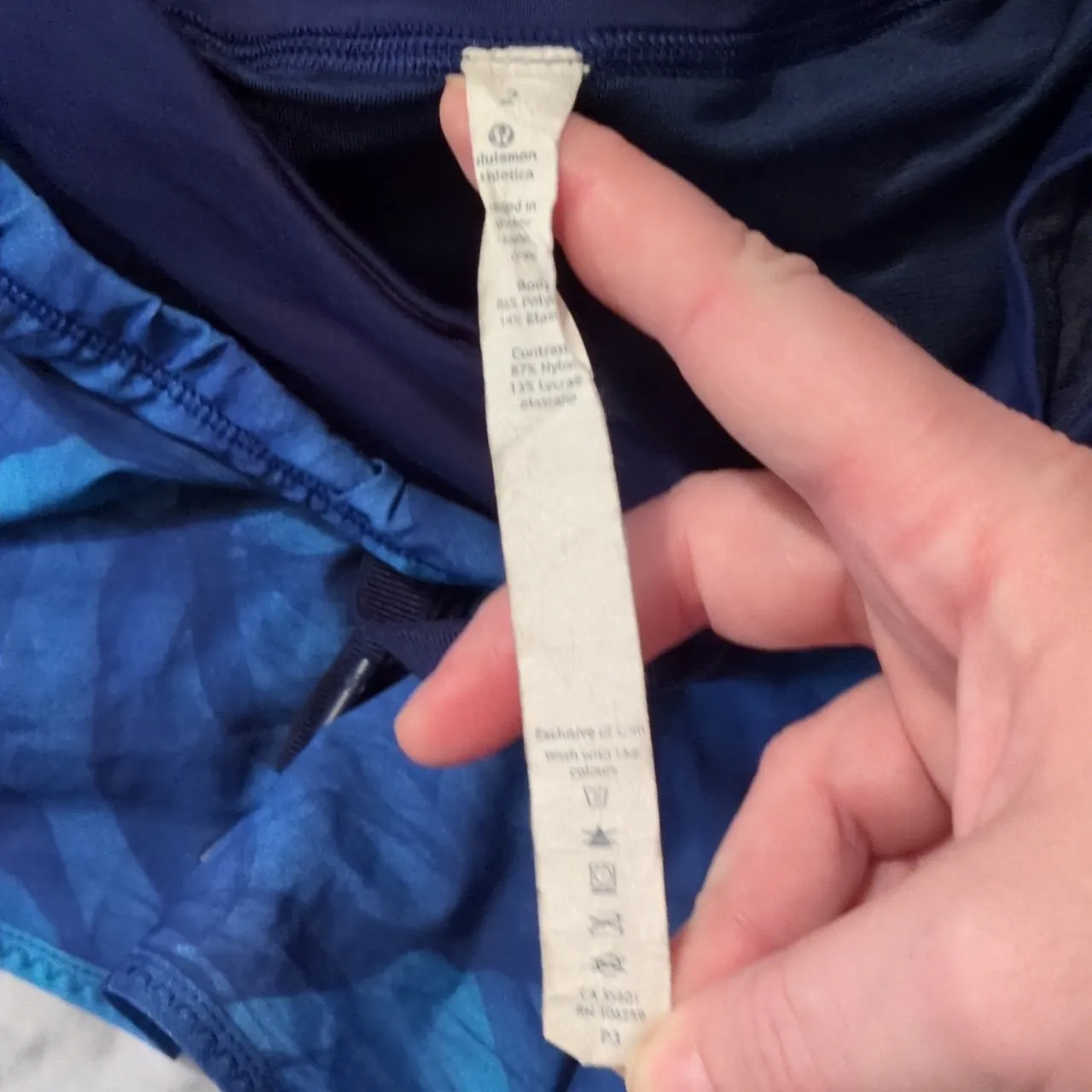 Lululemon Run It Out Short (3")Mini Midnight Tulle Multi / Hero Blue Size 2 - Image 2