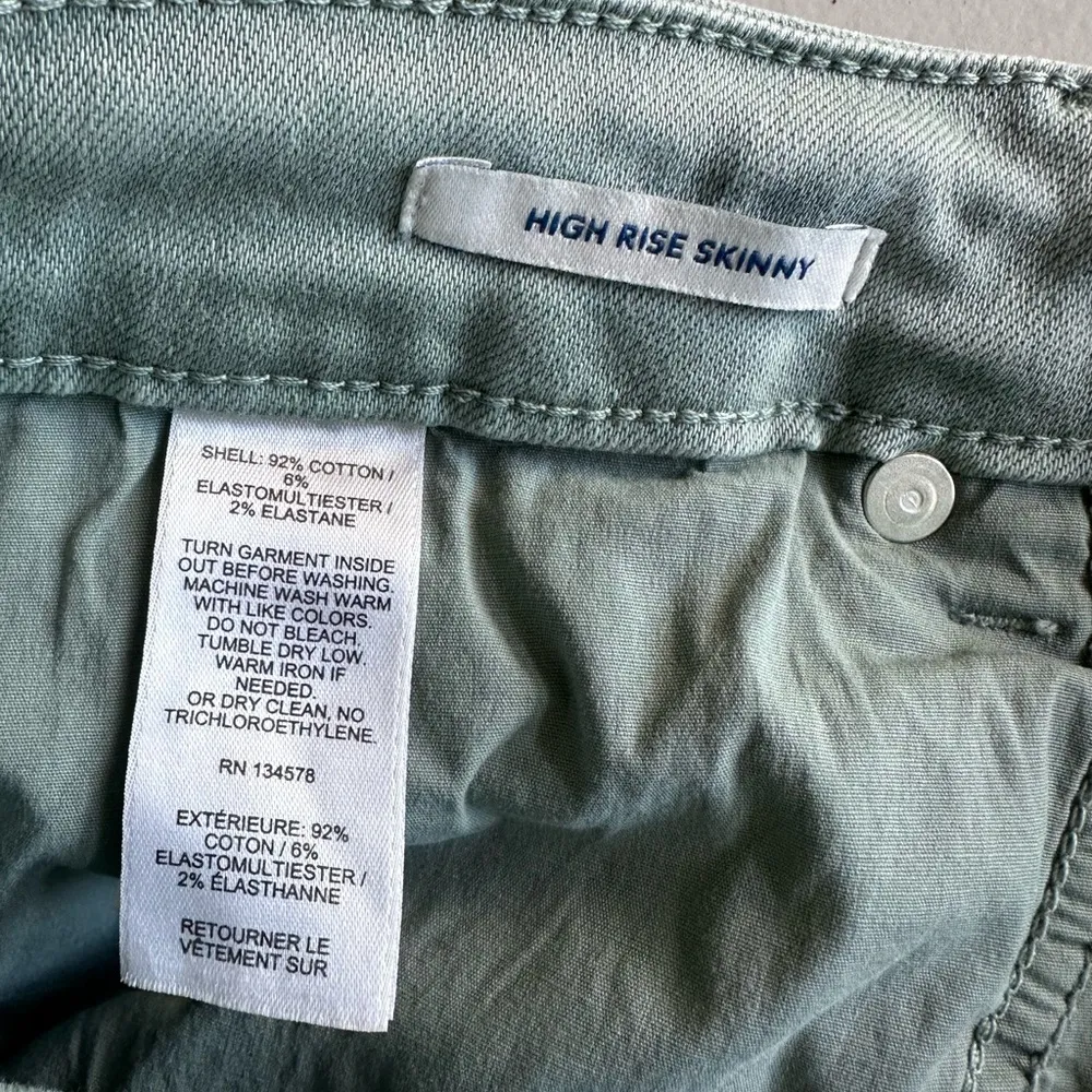 Vineyard vines women’s size 32 olive color high-rise skinny jeans - Image 3