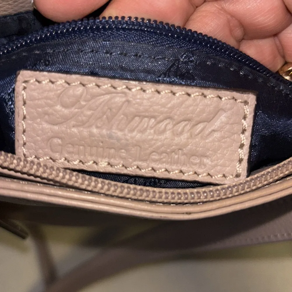 ASHWOOD BRAND DEEP PINK/TAUPE COLOR CROSSBODY WITH SIGNATURE DEER EMBLEM ON BAG Pink - Image 8