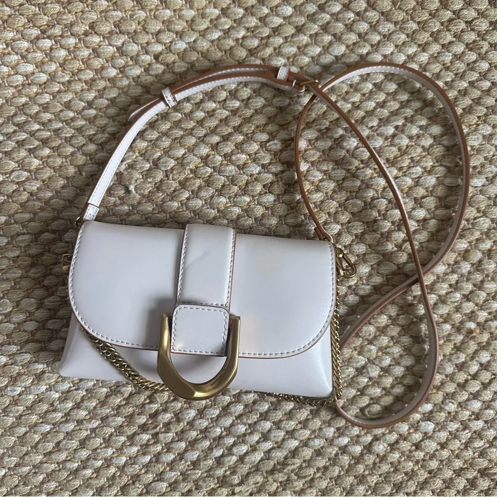 CHARLES & KEITH Gabine Crossbody Bag Pink - Image 7