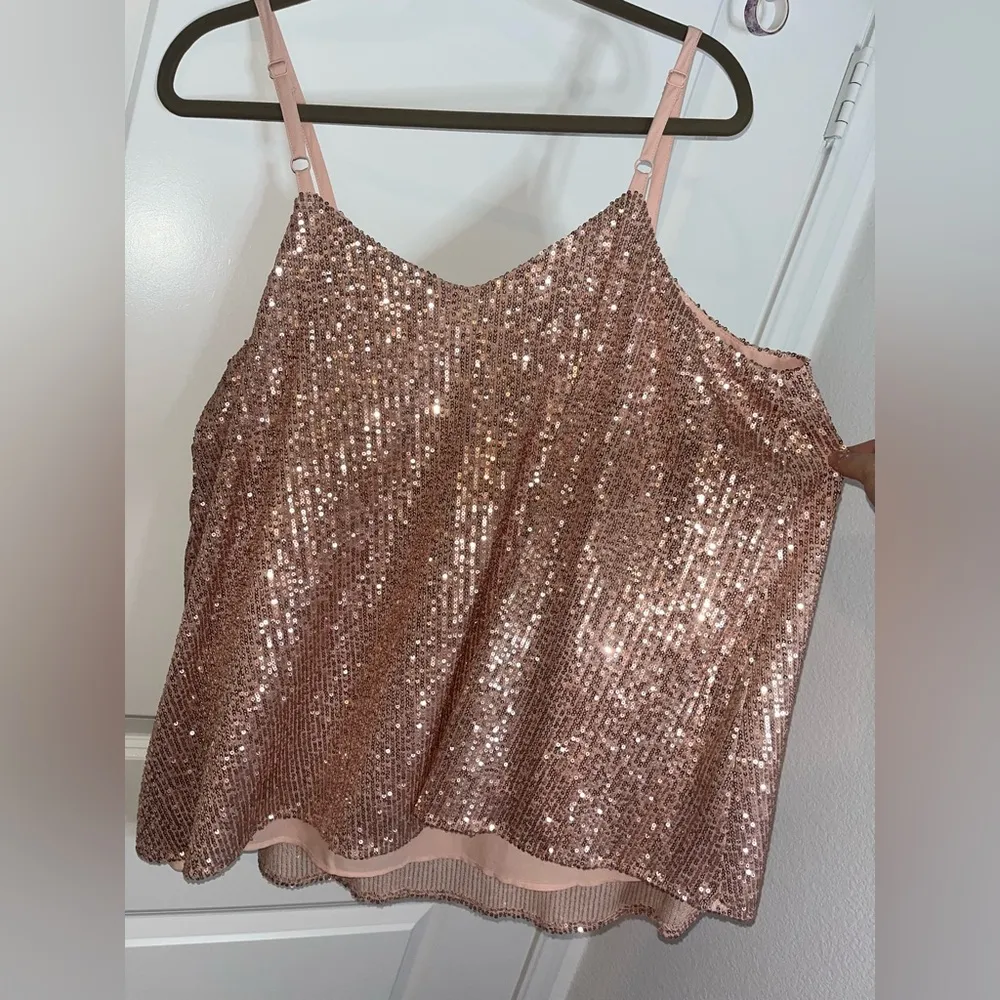 Torrid NWT V-neck Sophie Rose Gold Sequin Woven Swing Lined Relaxed Cami Size 1X - Image 6