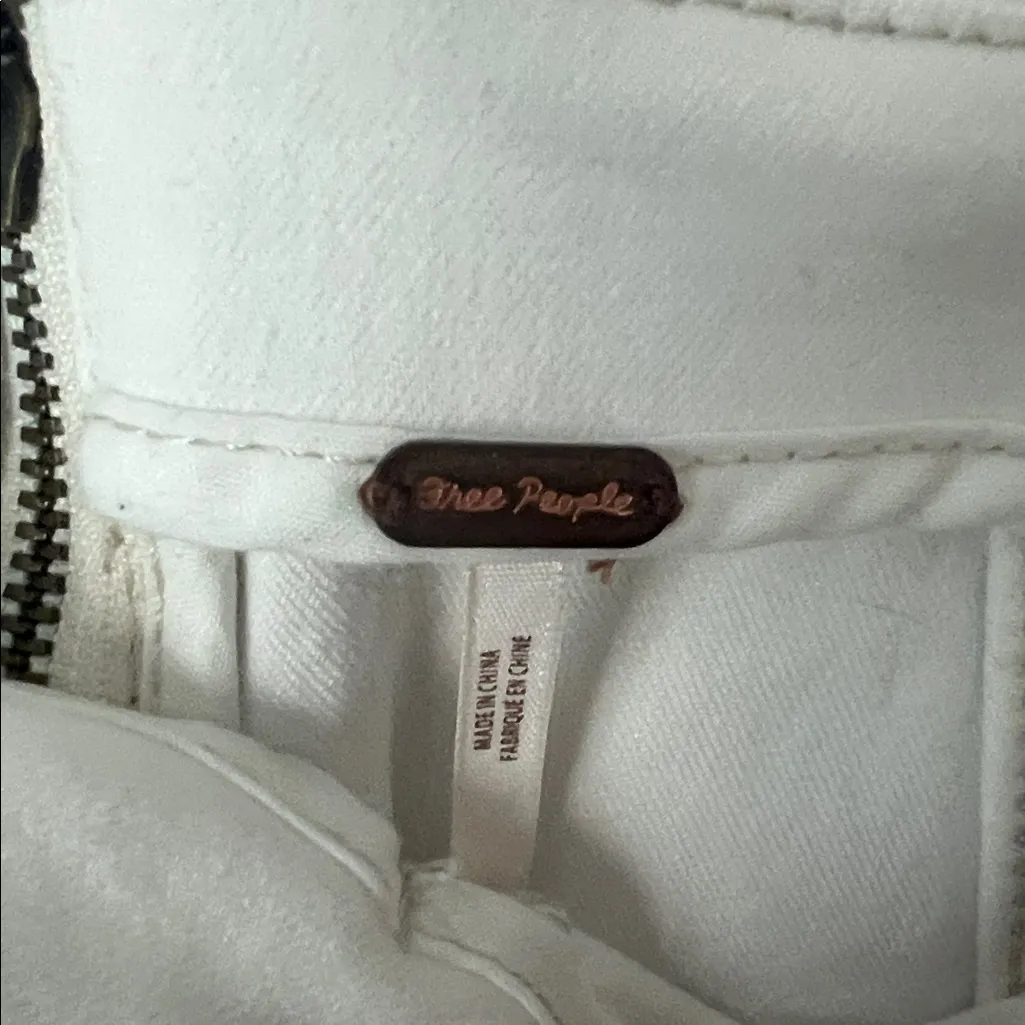Free People white denim mini skirt, size 4 🖤 - Image 5