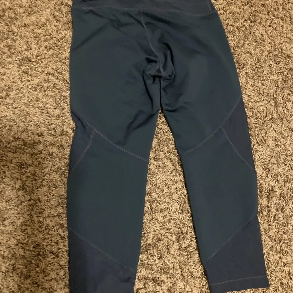Athleta Sonar Mesh Crop Legging Size XS Xtra Small Dark Blue Geometric Stitching - Image 3