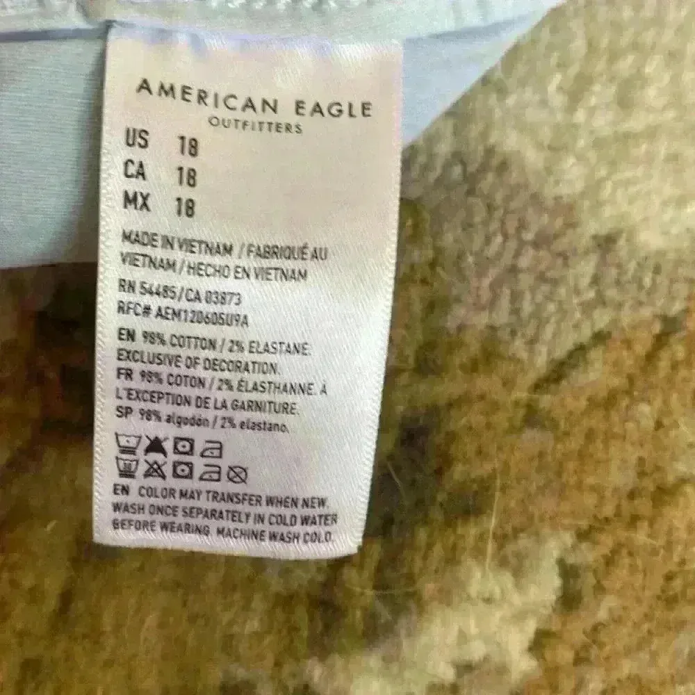 American Eagle light blue, distressed hem, stretch cargo shorts; size 18 - Image 6