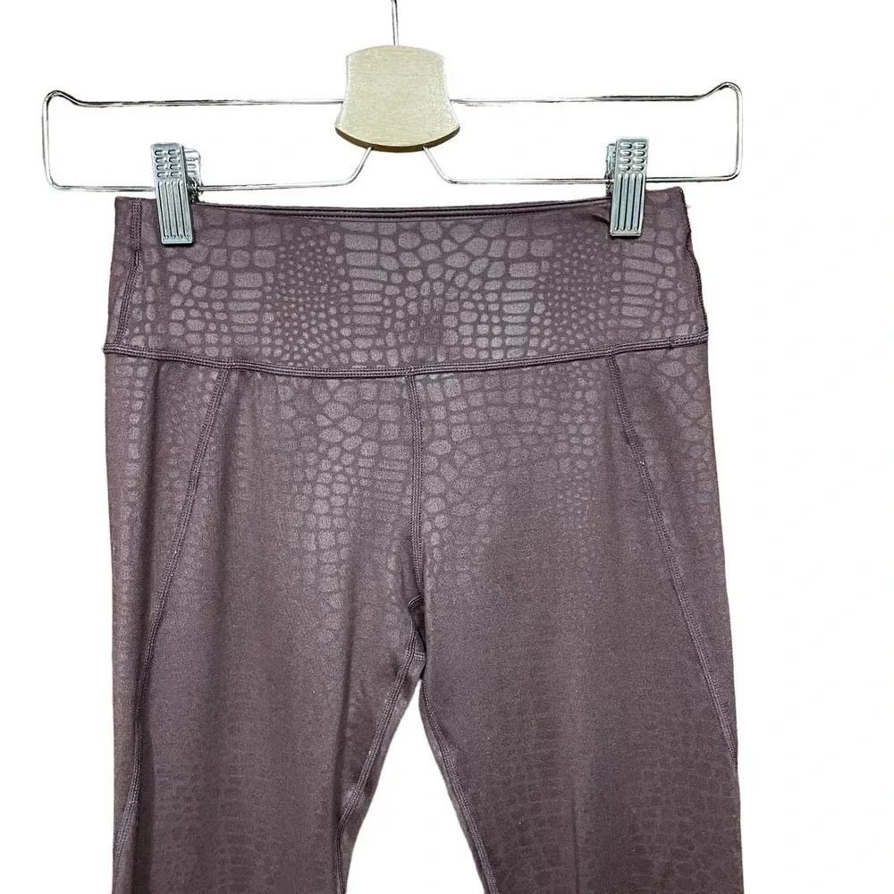 Sweaty Betty All Day Embossed Crocodile‎ 7/8 Leggings Maroon Red Size XS - Image 2