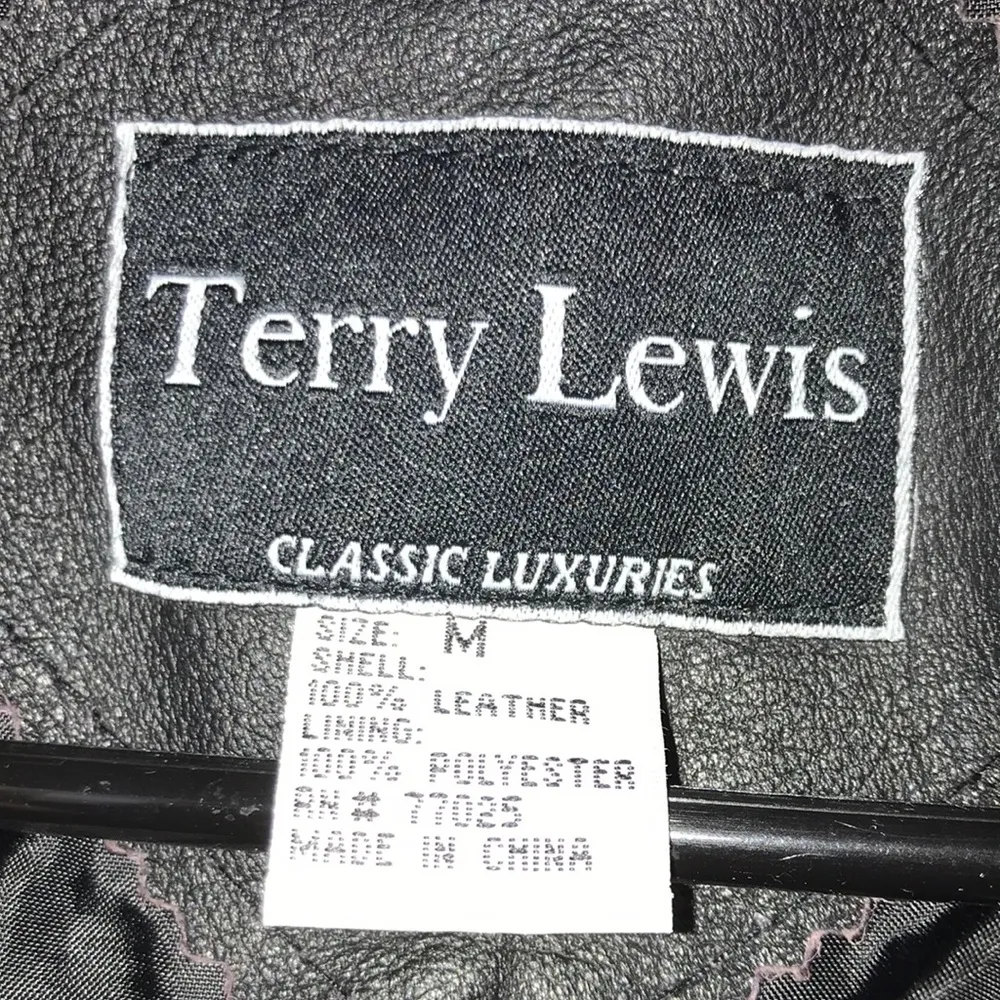 Vintage Terry Lewis Women’s Black Leather Button-Up Long Line Jacket - Image 11