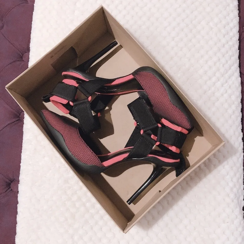 Jessica Simpson Gazelle Pump Pointed Toe in Pink & Black, Size 7M New in Box - Image 8