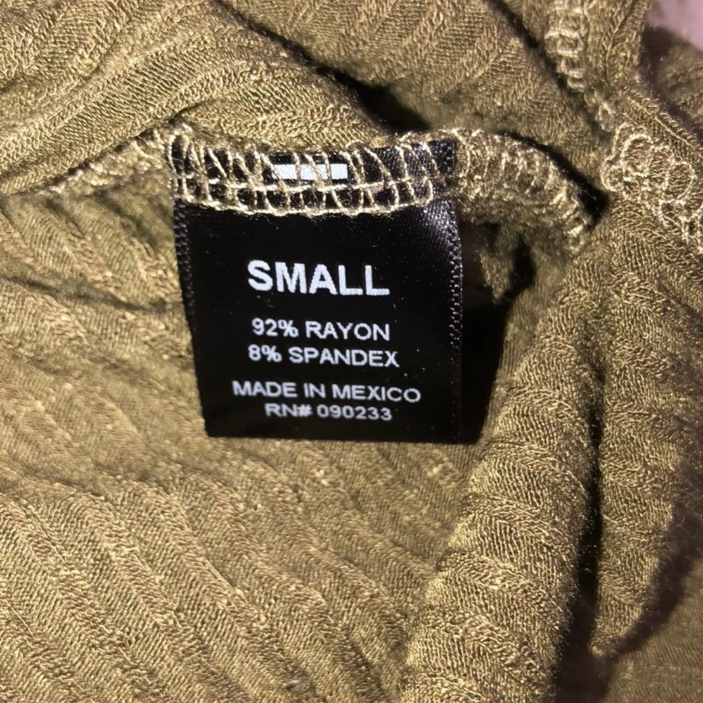 Me to We small olive green ribbed T-shirt dress - Image 3