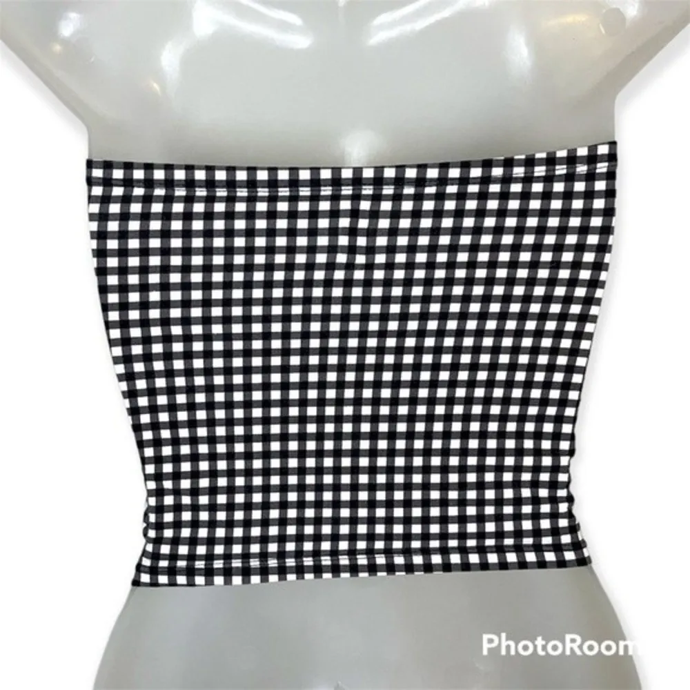 Black and White Checkered Strapless Crop Top Size Small - Image 2