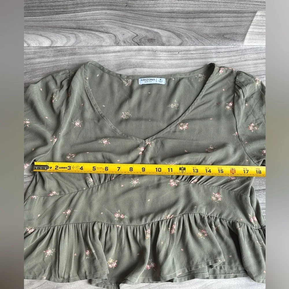 Arizona Jean Company Green Puff Sleeve Peplum Blouse - Image 5