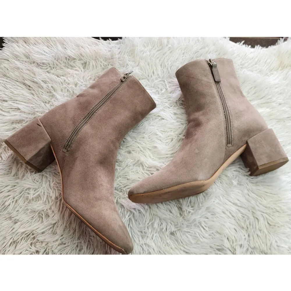 Vince Kaye Suede Block Heel Zip Ankle Booties Light Woodsmoke 9.5 - Image 4