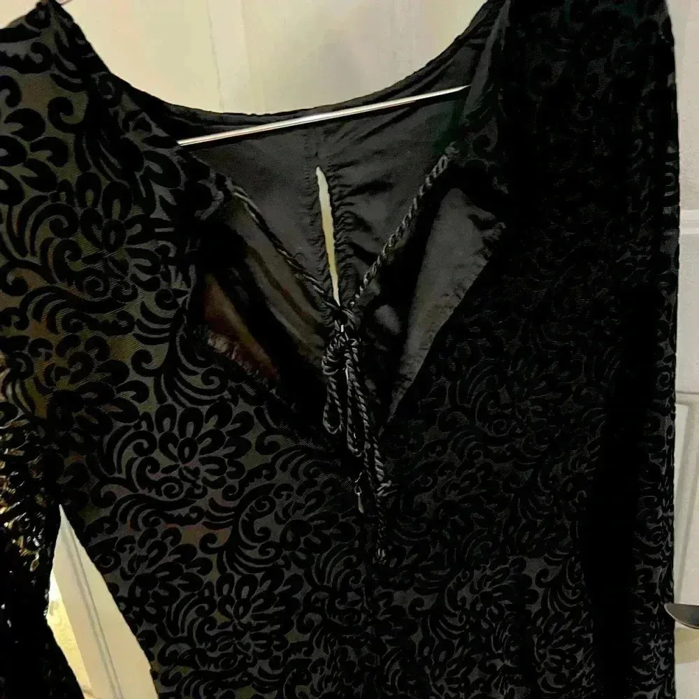 GUESS  Velvet Burnout Romper BLACK SIZE MED - Image 9